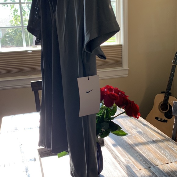 Nike women’s golf shirt (collar) gray - Picture 2 of 6